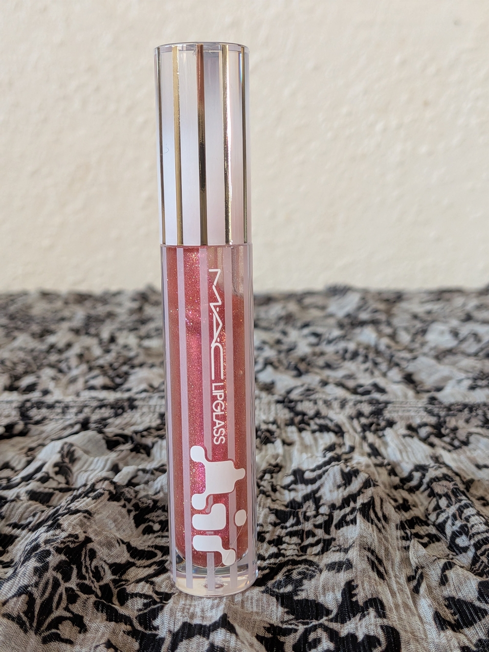 MAC Cosmetics Lipglass Gloss in Cha-Vha Cherry - Rose Pink